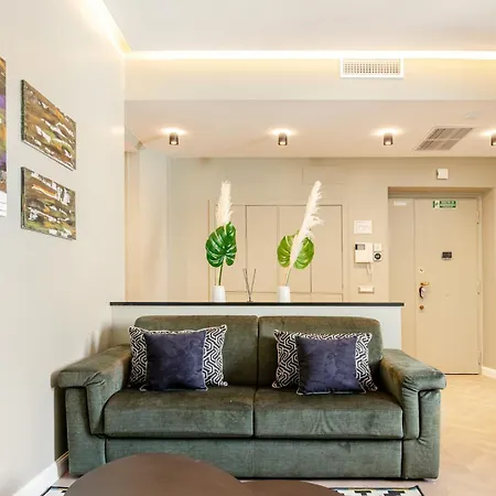 Vatican 3 Bedrooms And Private Sauna And Gym *